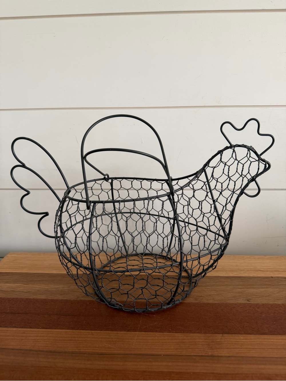 Black Metal Wire  Chicken Basket